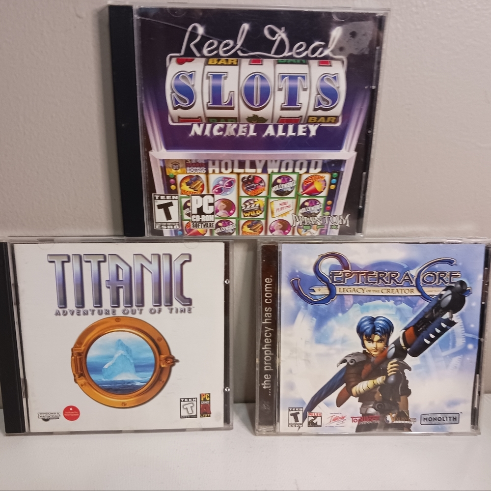 PC / CD-ROM disc, lot of three, rated teen